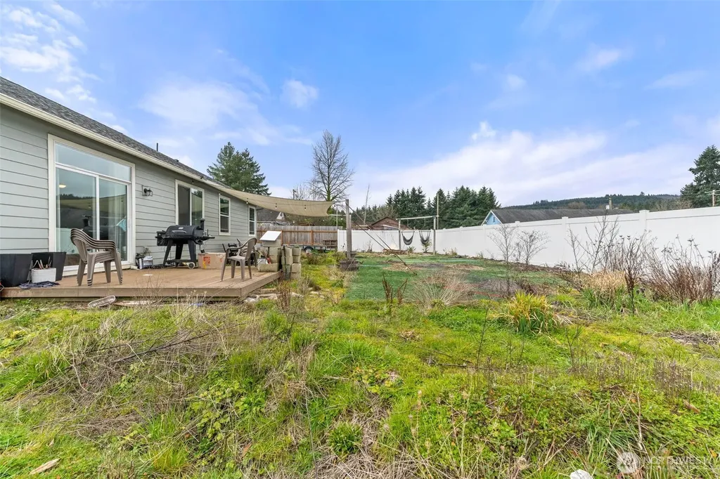 817 B Street Vader WA 98593