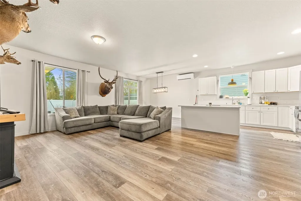 817 B Street Vader WA 98593