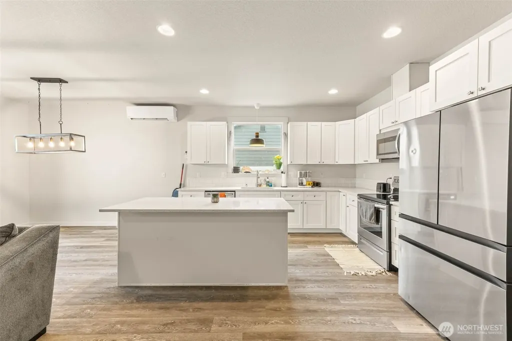 817 B Street Vader WA 98593