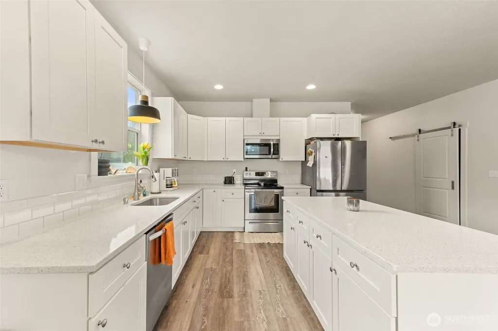 817 B Street Vader WA 98593