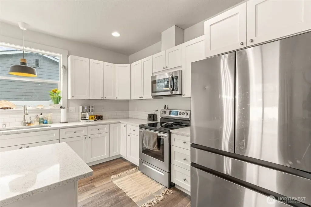 817 B Street Vader WA 98593