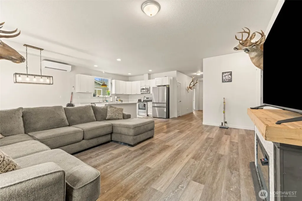 817 B Street Vader WA 98593