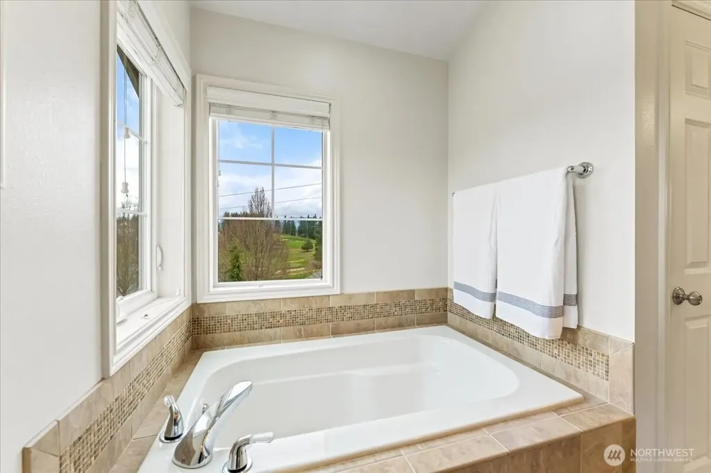 7041 Eagle Lake Drive SE Snoqualmie WA 98065