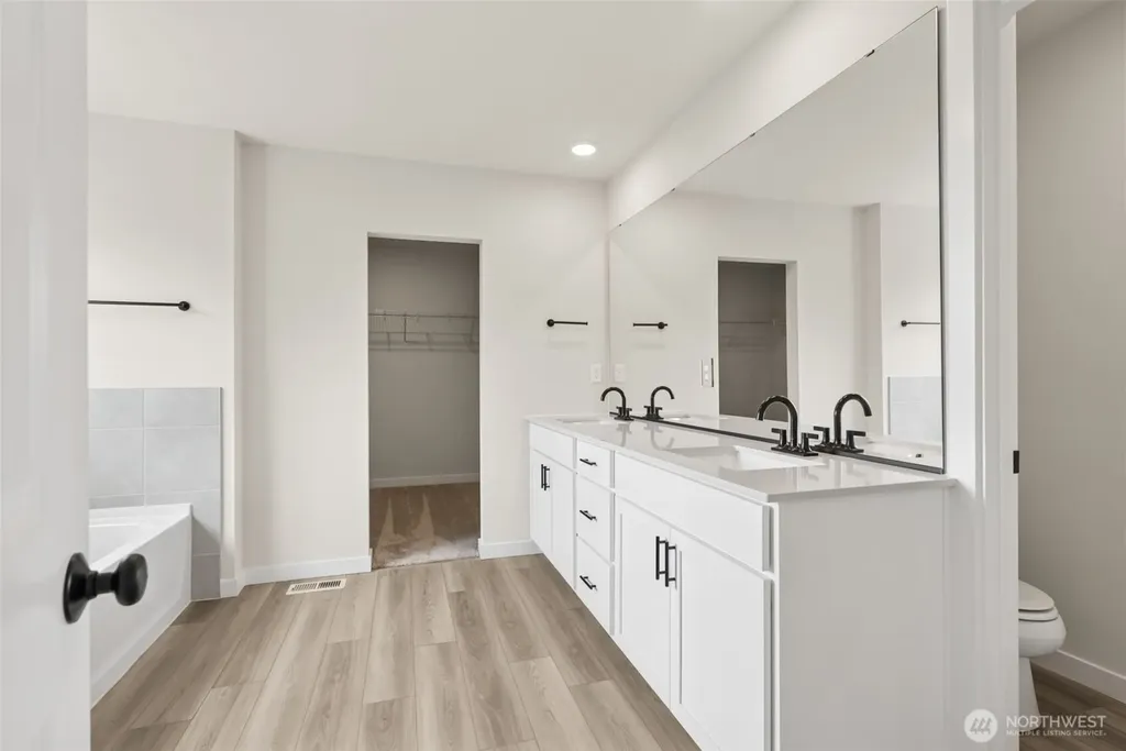 2025 NE Norseman Way Poulsbo WA 98370
