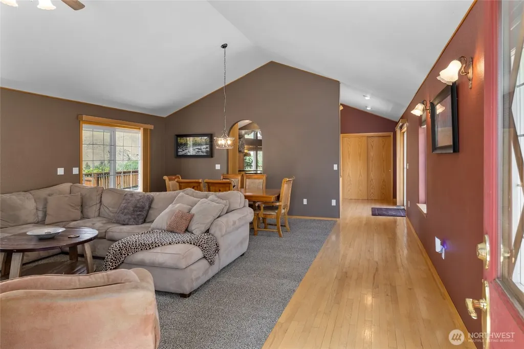 23001 Sr 821 (S. Canyon Road) Ellensburg WA 98926