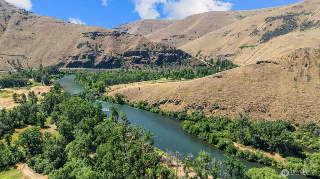 23001 Sr 821 (S. Canyon Road) Ellensburg WA 98926