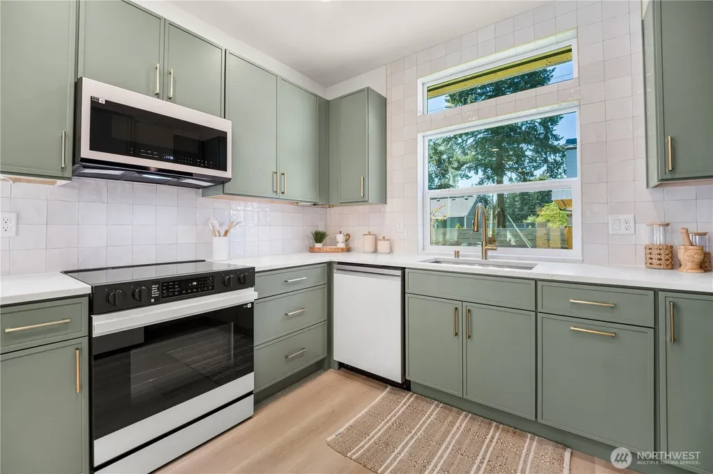 513 NE 123rd Street Seattle WA 98125
