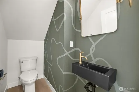513 NE 123rd Street Seattle WA 98125