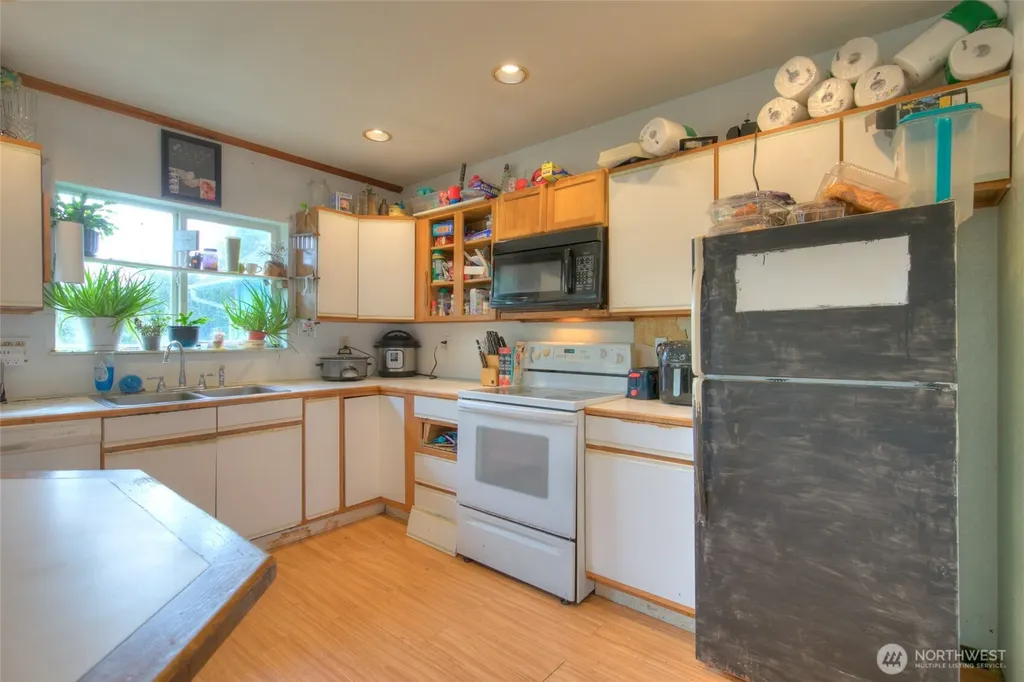102 Elma Street Copalis Beach WA 98535