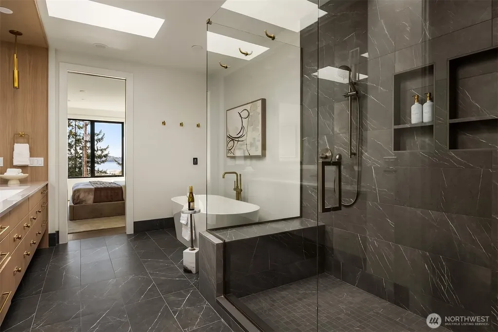 5808 Lakeview Drive Kirkland WA 98033