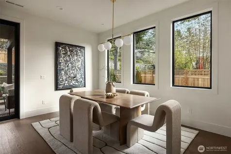 5808 Lakeview Drive Kirkland WA 98033