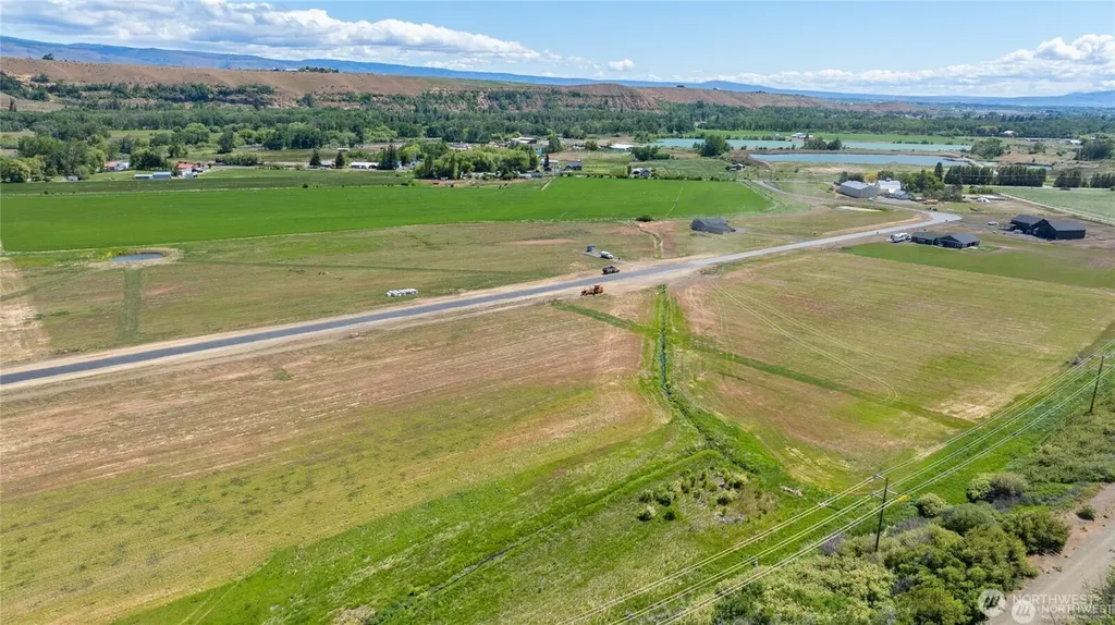 520 Thorp Landing Lane Thorp WA 98946