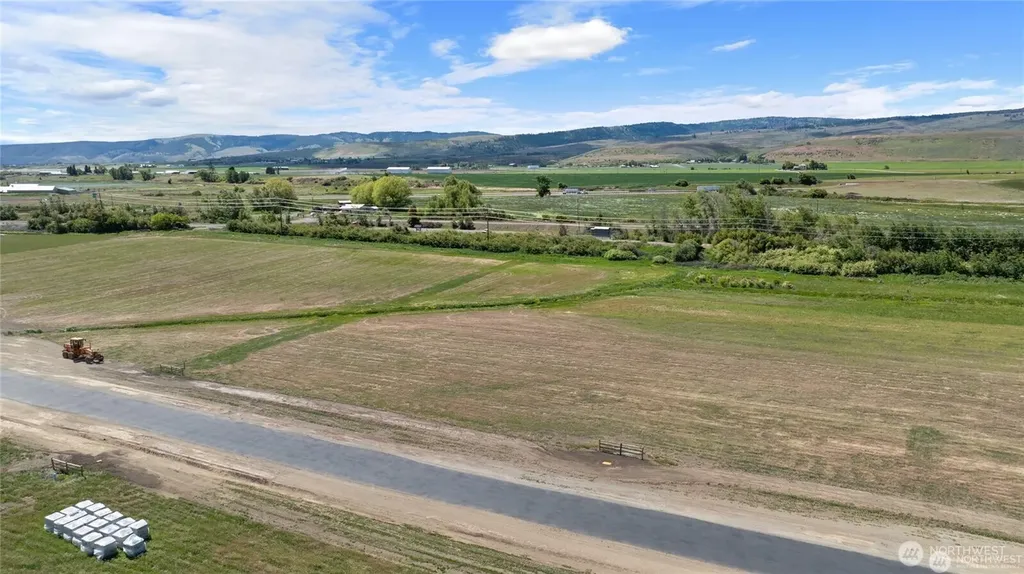 520 Thorp Landing Lane Thorp WA 98946