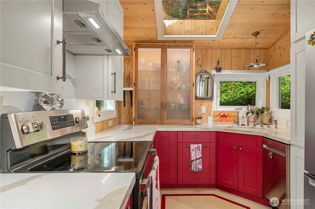 230 S 219th Street Normandy Park WA 98198