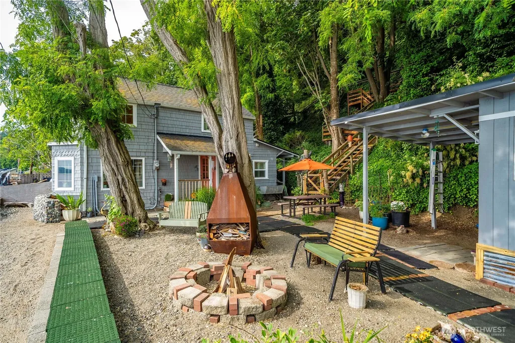 230 S 219th Street Normandy Park WA 98198