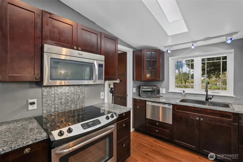 716 Dennis Street SE Tumwater WA 98501