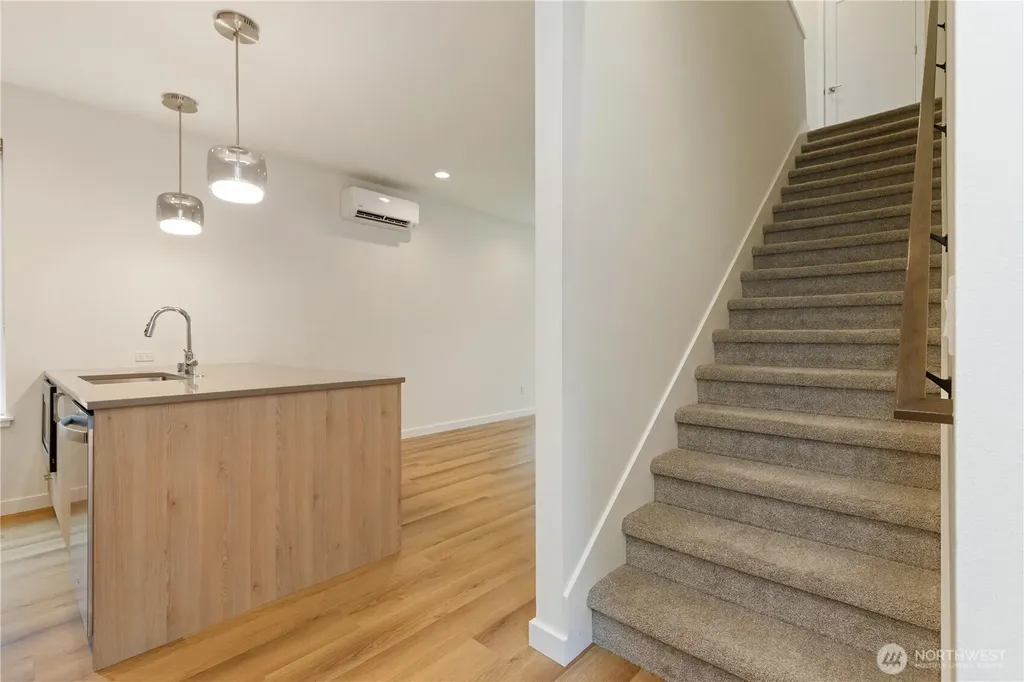 115 N 105th Street Seattle WA 98133