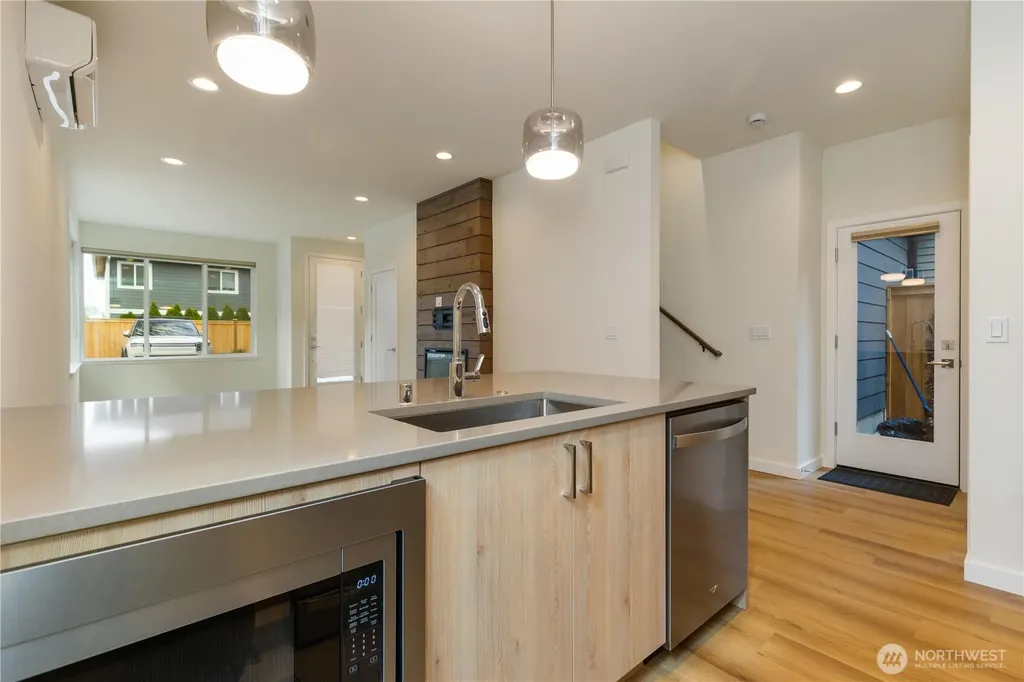 115 N 105th Street Seattle WA 98133