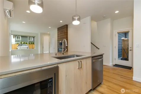 115 N 105th Street Seattle WA 98133