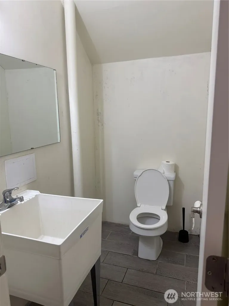 4212 Aurora Avenue N Seattle WA 98103