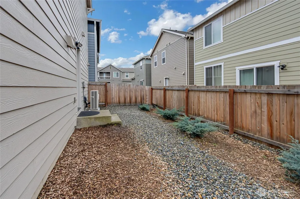 5212 E M Street Tacoma WA 98404
