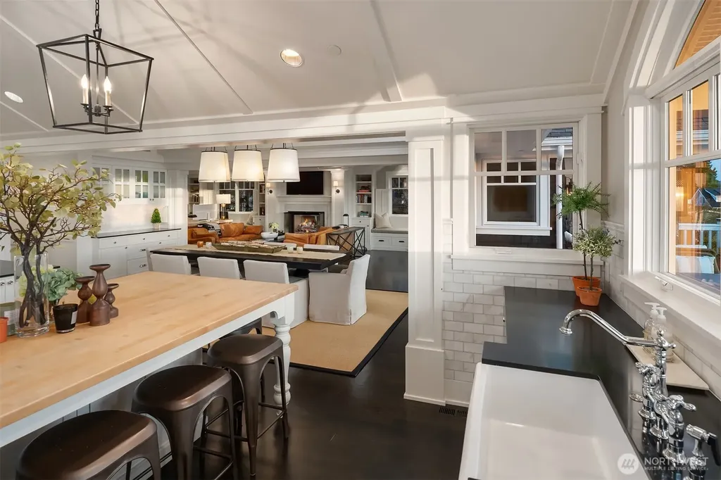 433 11th Avenue W Kirkland WA 98033