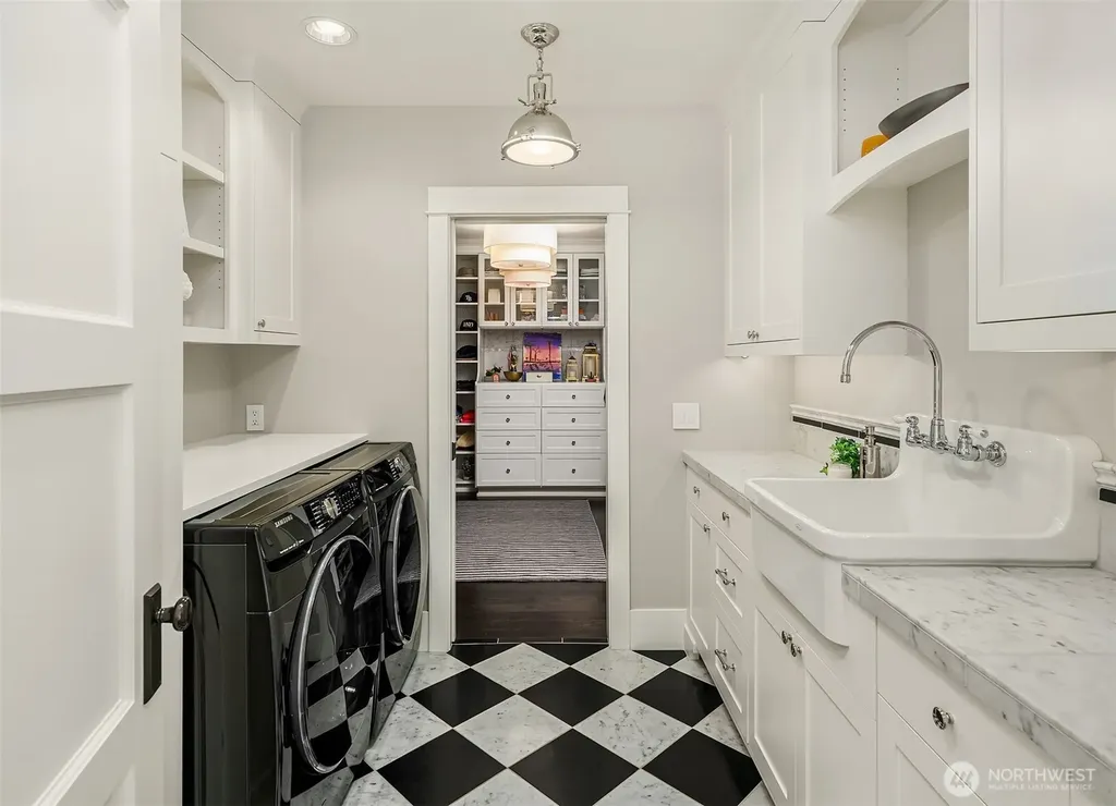 433 11th Avenue W Kirkland WA 98033