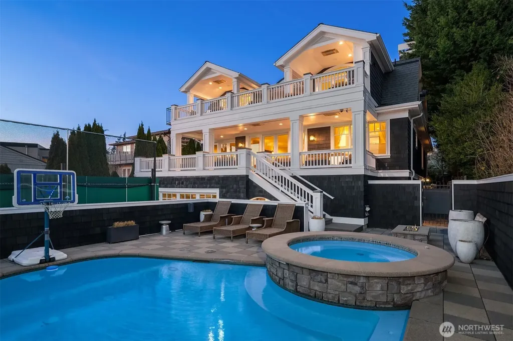 433 11th Avenue W Kirkland WA 98033