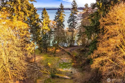 290 125th Place SW Vashon WA 98070