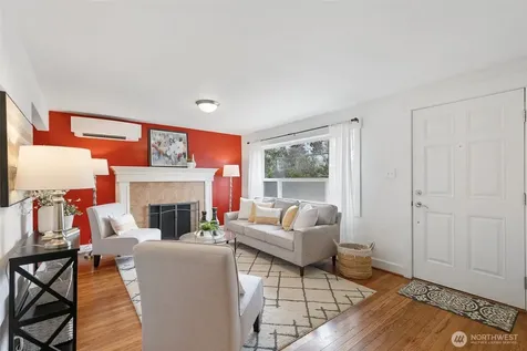 6325 42nd Avenue SW Seattle WA 98136