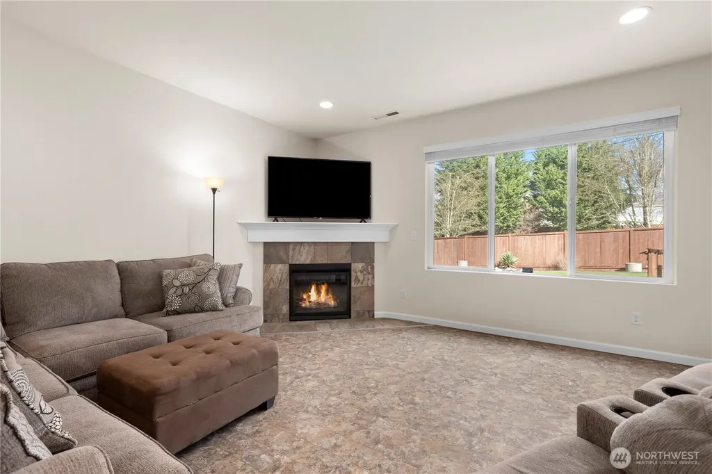 7913 152nd Street Ct E Puyallup WA 98375