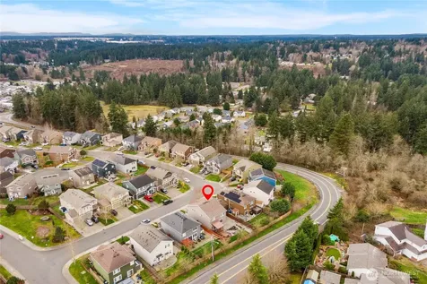 7913 152nd Street Ct E Puyallup WA 98375