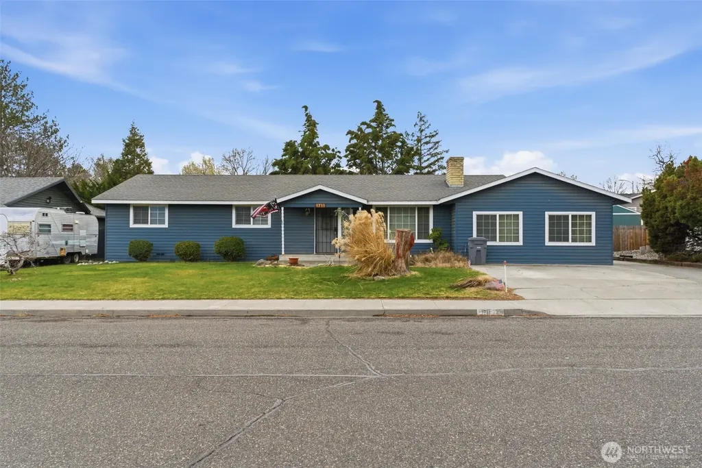 1711 W 15th Avenue Kennewick WA 99337