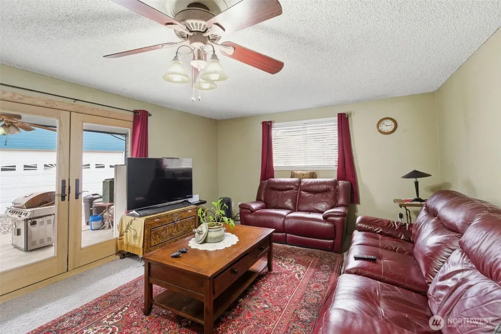 1711 W 15th Avenue Kennewick WA 99337