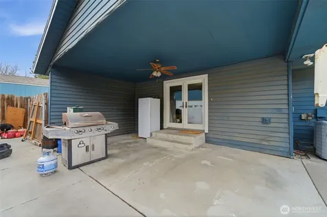 1711 W 15th Avenue Kennewick WA 99337