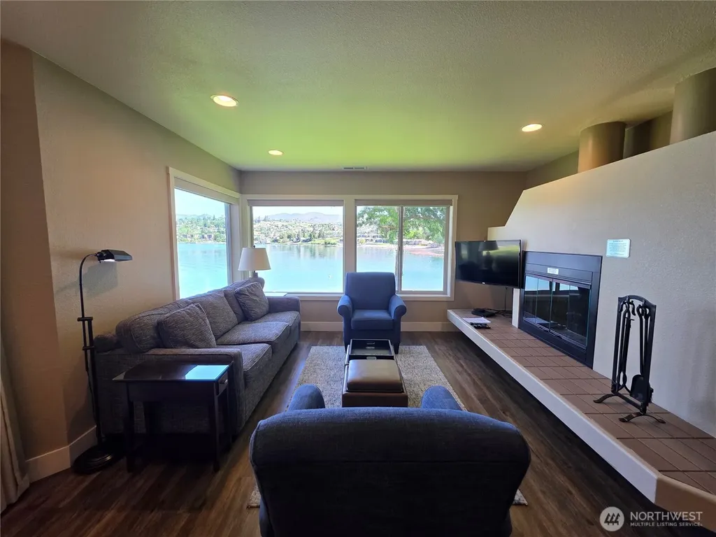 1 Beach 585-f Manson WA 98831