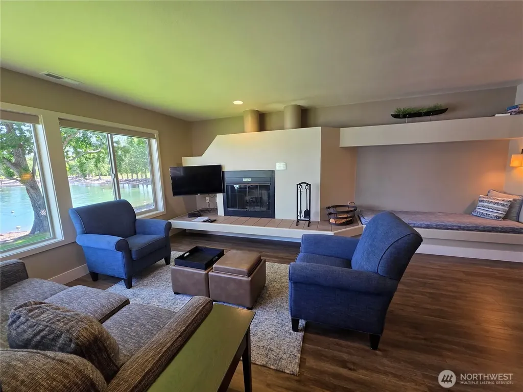 1 Beach 585-f Manson WA 98831