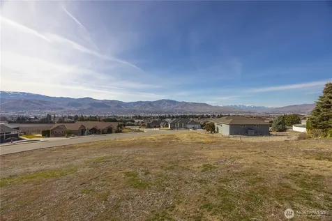 968 Briarwood Drive East Wenatchee WA 98802