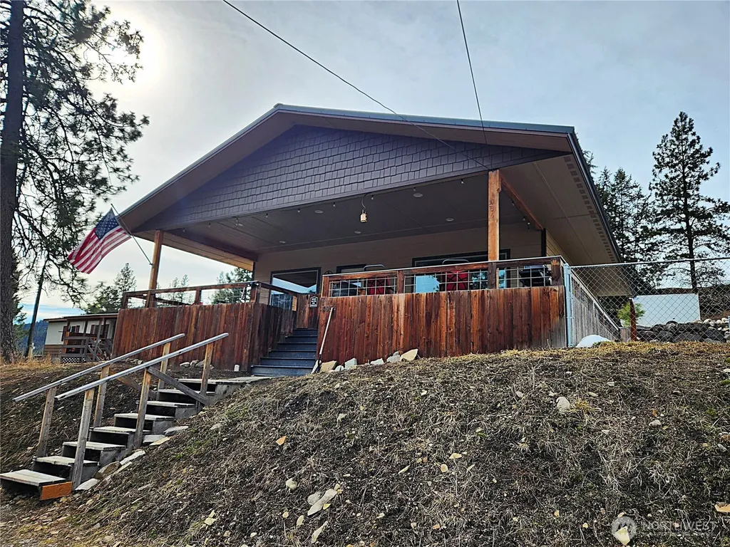 1054 Lower Madison Republic WA 99166