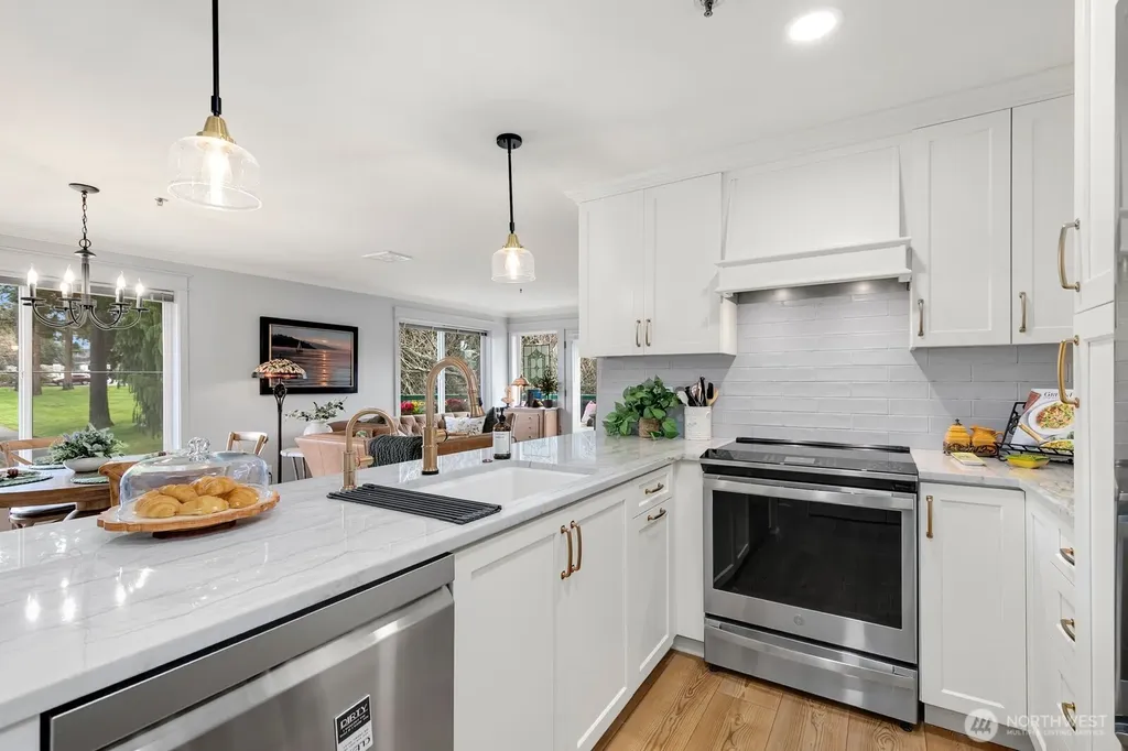 609 7th N Edmonds WA 98020