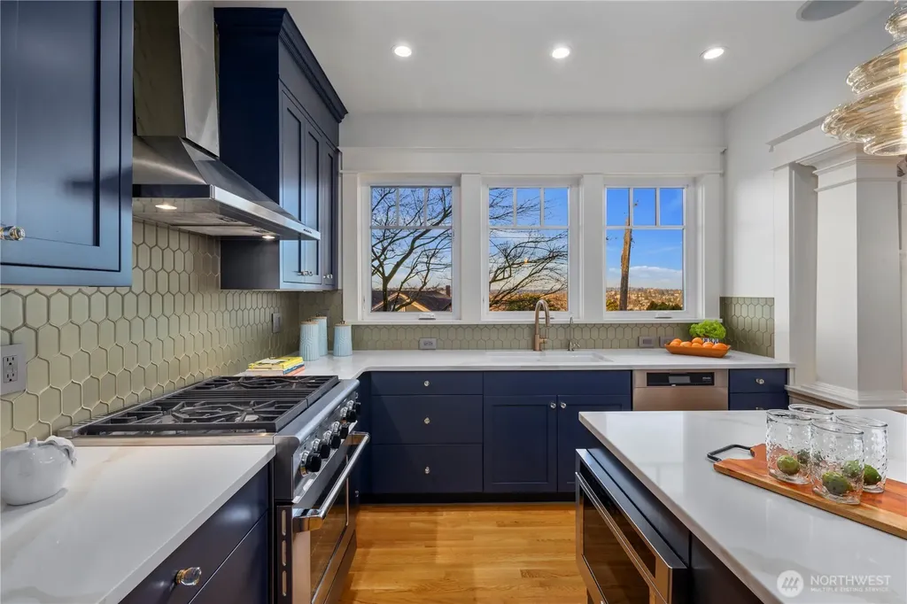 426 Smith Street Seattle WA 98109