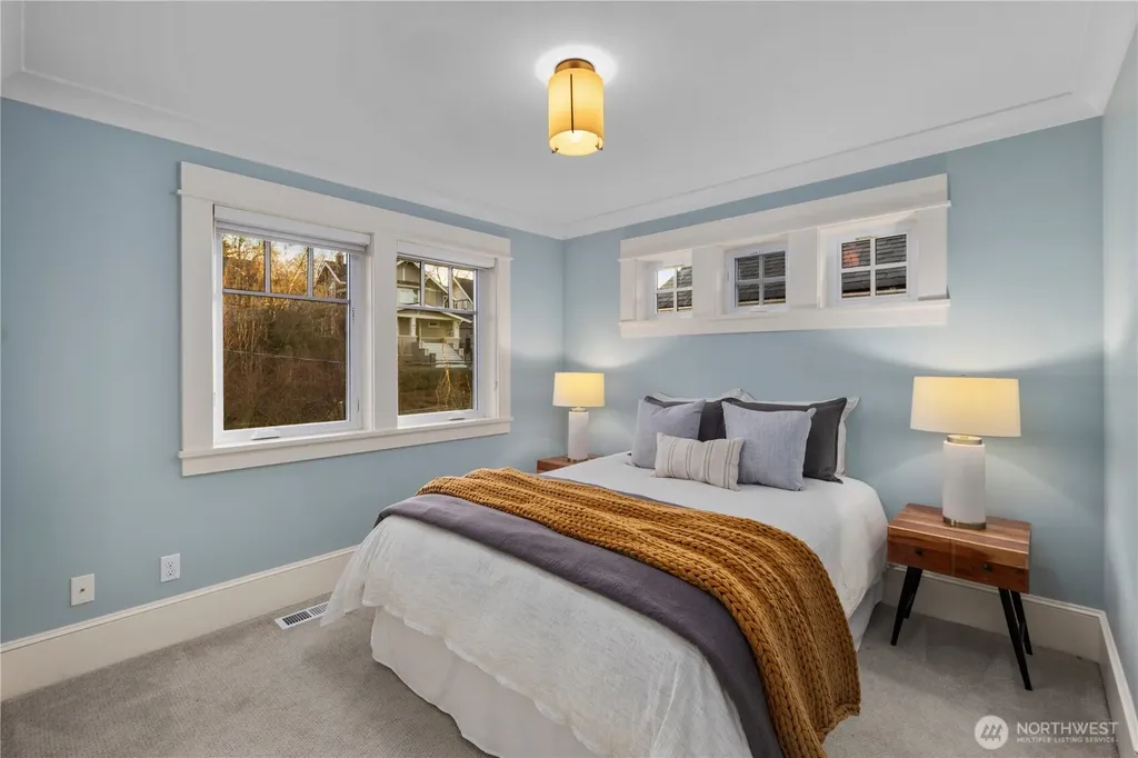426 Smith Street Seattle WA 98109