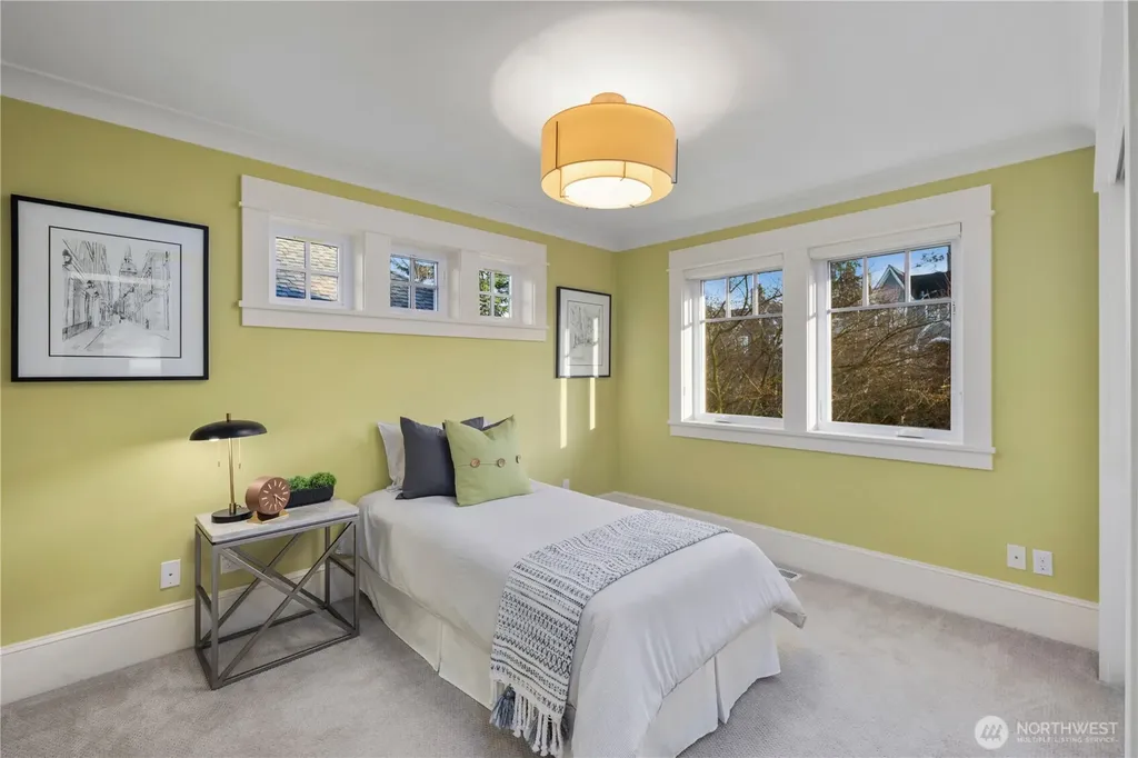426 Smith Street Seattle WA 98109