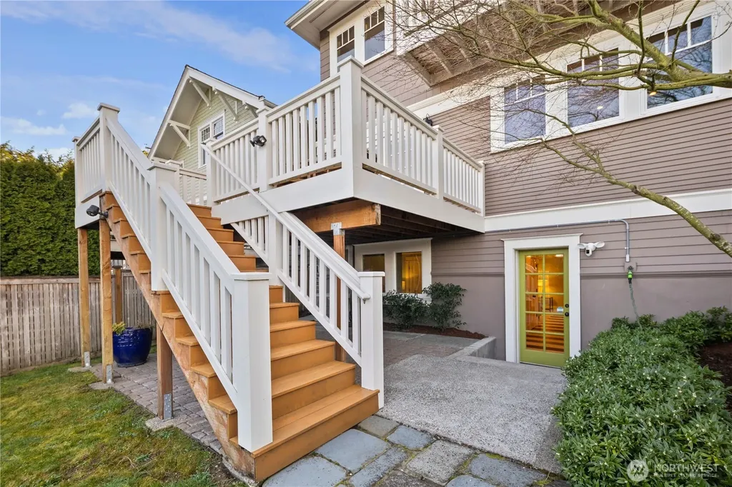 426 Smith Street Seattle WA 98109