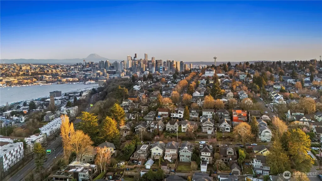 426 Smith Street Seattle WA 98109