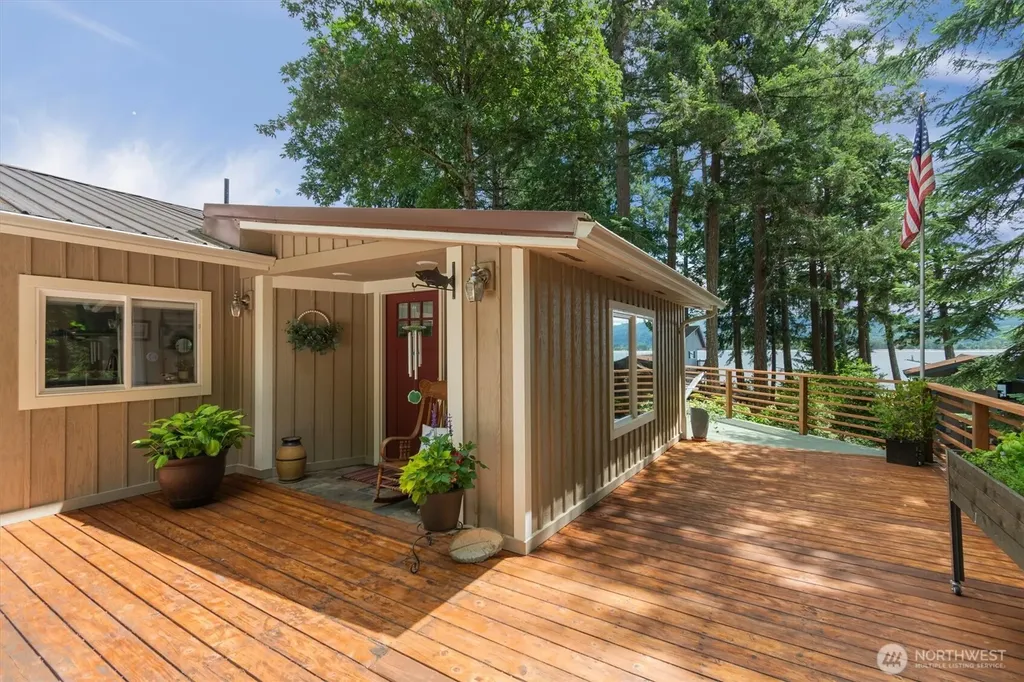 5 W Cape Horn Road Cathlamet WA 98612