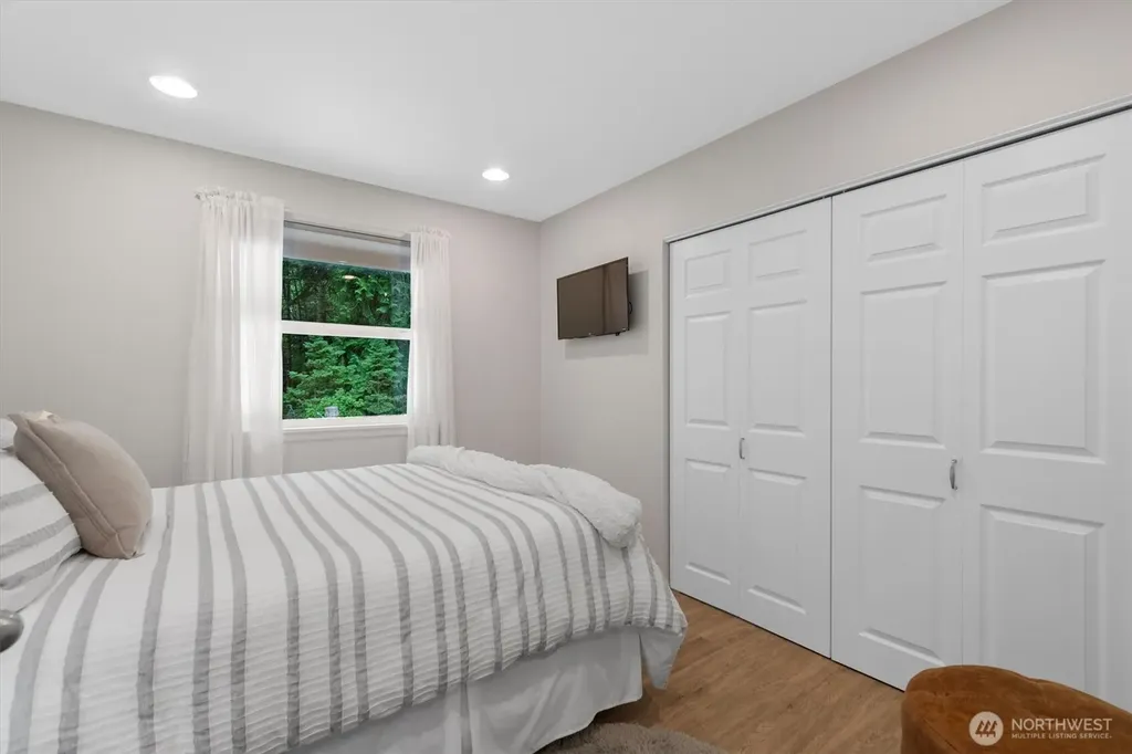 5 W Cape Horn Road Cathlamet WA 98612