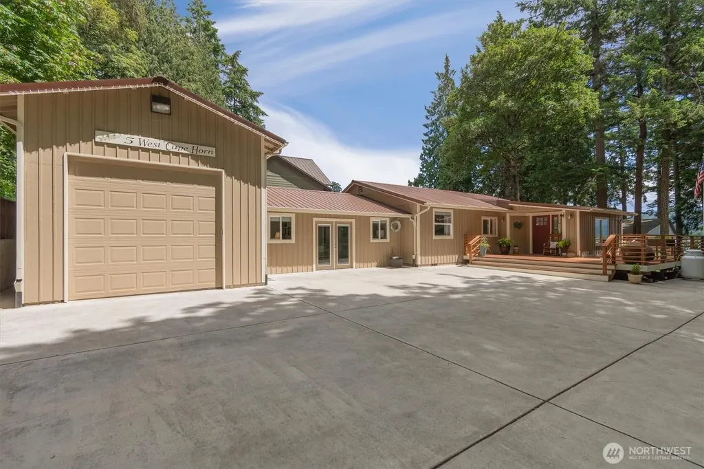 5 W Cape Horn Road Cathlamet WA 98612