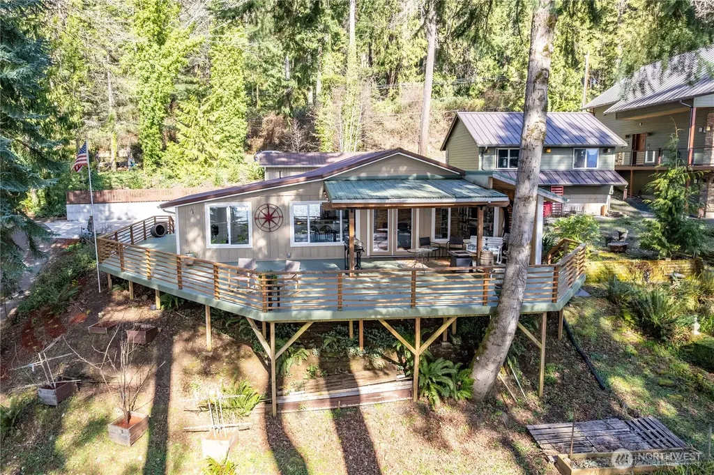 5 W Cape Horn Road Cathlamet WA 98612