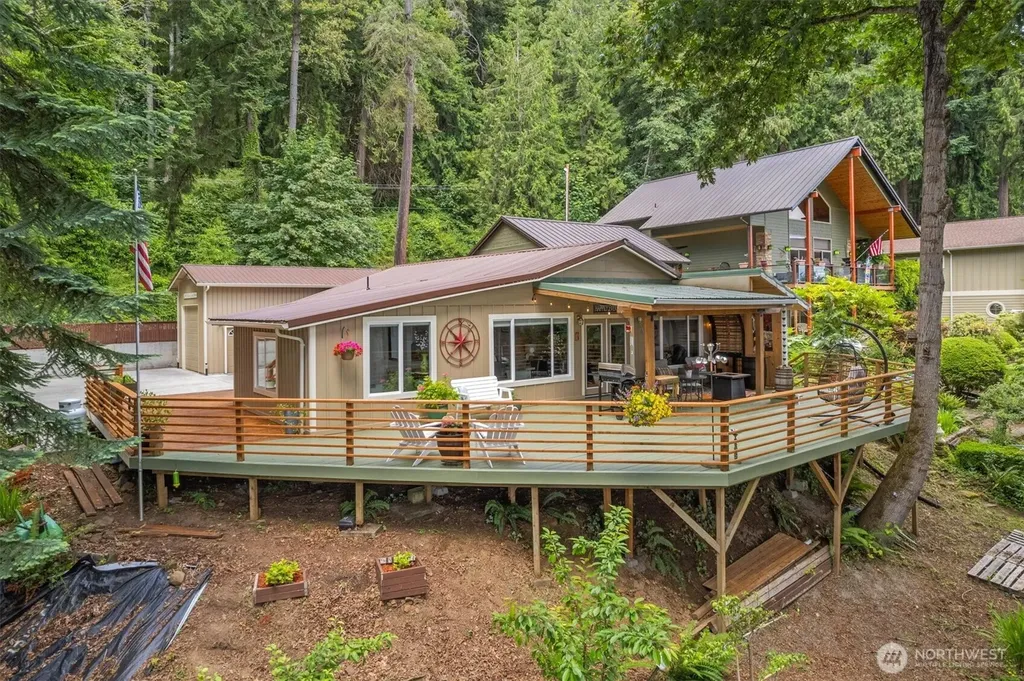 5 W Cape Horn Road Cathlamet WA 98612